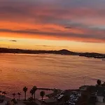 La Proue Du Navire - Vue * Toulon